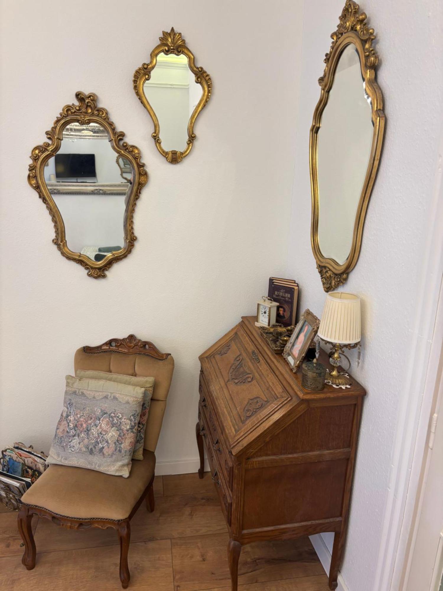 Exclusive Antique Next To The Fashion Street Budapest